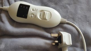 Electric blanket plug 