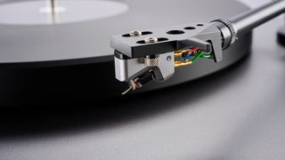 Turntable: Cambridge Audio Alva TT V2