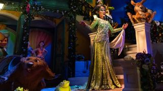 Tiana animatronic singing in the finale of Tiana's Bayou Adventure