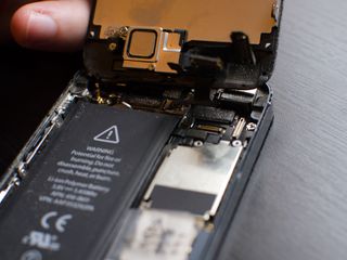 How to replace a broken headphone jack in an iPhone 5