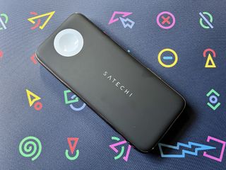 Satechi Quatro Wireless Power Bank Hero