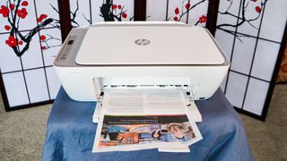 HP DeskJet 2755e on table in livingroom