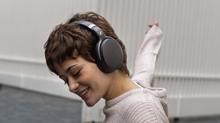 Sennheiser launches HD 450BT over-ear and CX 350BT in-ear wireless headphones