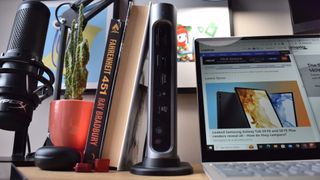 Plugable Thunderbolt 4 & USB4 Quad Display Docking Station (TBT4-UDZ) review photos