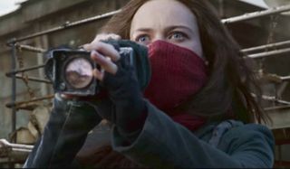 Mortal Engines Hester spots London through her spyglass