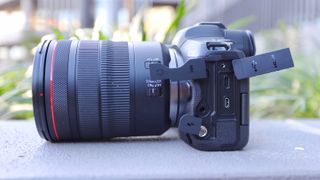 Canon EOS R5 ports