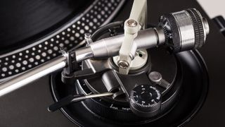 How to set up a turntable showing ant-skate and weight adjustments