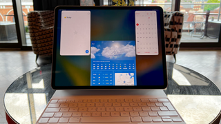 Stage Manager in iPadOS 16