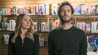 (L-R) Kristen Bell as Joanne and Adam Brody as Noah Roklov in "Nobody Wants This"