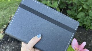 Dodocase Noblessa Leather Ipad Case Lifestyle Hero