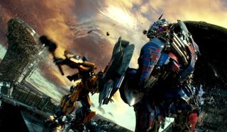 Transformers: The Last Knight Bumblebee v Optimus