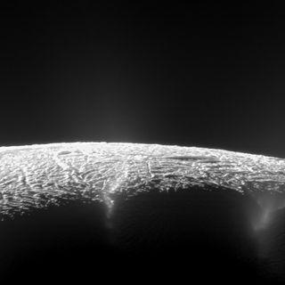 Cassini View of Enceladus Geysers