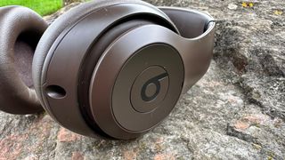 Beats Studio Pro right earcup