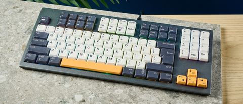 Photograph of KSI-Wombat Willow Pro mechanical keyboard