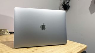 Apple MacBook Pro (13-inch, M1, 2020)