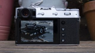 Fujifilm X100V