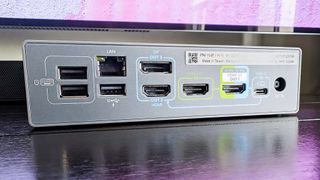 BenQ beCreatus DP1310 ports.