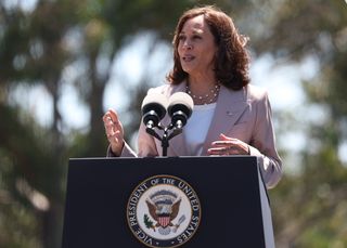 kamala harris at podium