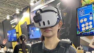 Hands-on with bHpatics products at Tokyo Game Show.