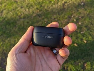 Jabra Elite 75t in the sun