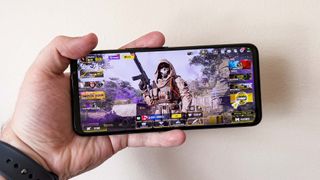 Asus ROG Phone 6 Pro gaming