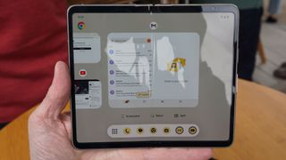 Google Pixel Fold multitasking