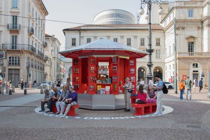 Salone del Mobile 2024: Kiosk in town