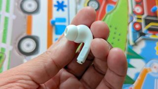 AirPods Pro 2 vs. Bose QuietComfort Earbuds 2