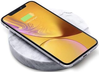 Eggtronic Einova Wireless Charging Stone Render Cropped