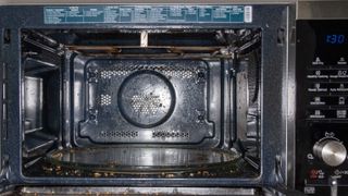 How to clean a microwave