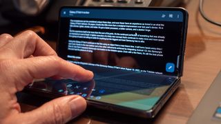 Using the bottom-half of the Samsung Galaxy Z Fold 4's display as a track pad in Flex Mode
