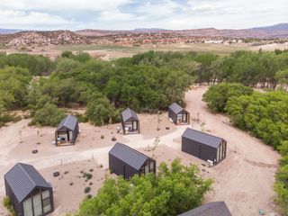 yonder escalante luxury cabins utah desert