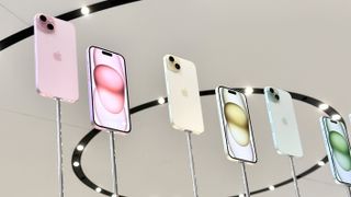 iPhone 15 colors