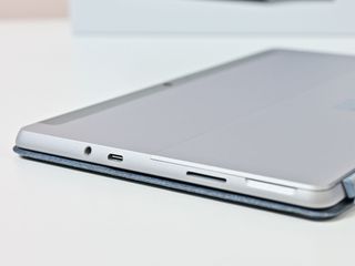 Surface Go 2 Ports