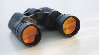 How to clean binoculars