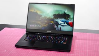 En gaming-laptop av typen MSI GT77 Titan.