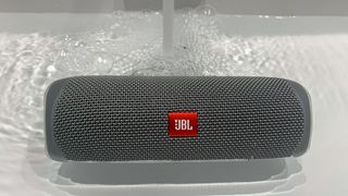 JBL Flip 5 review