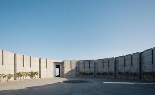 Exterior of James Jannard’s Béton Brut home, by iDGroup, Los Angeles