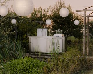 Outdoor kitchen in stainless steel by Very Simple Kitchen