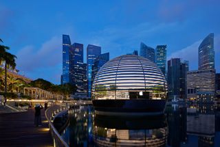 Apple Marina Bay Sands Exterior