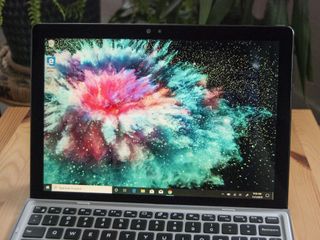 Dell Latitude 7200 2-in-1 display