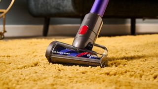 Hair Screw tool on Dyson Gen5 Detect vacuum cleaner