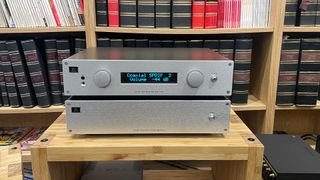 Pre/power amplifier: Leema Acoustics Neutron/Graviton