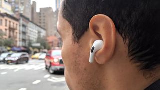 Master & Dynamic MW08 vs. AirPods Pro