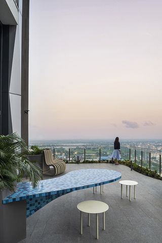 cavernous kolkata home with roof terrace