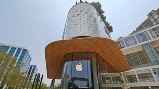 Apple BKC storefront full