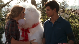 Taylor Swift and Taylor Lautner in Valentine's Day