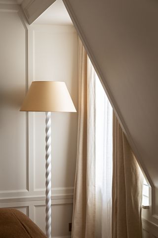 hotel balzac, lamp in guest room