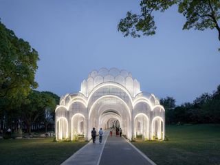 Emerald screen pergola by Wutopia Lab