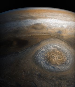 Juno Sees Massive Jupiter 'Anticyclone'